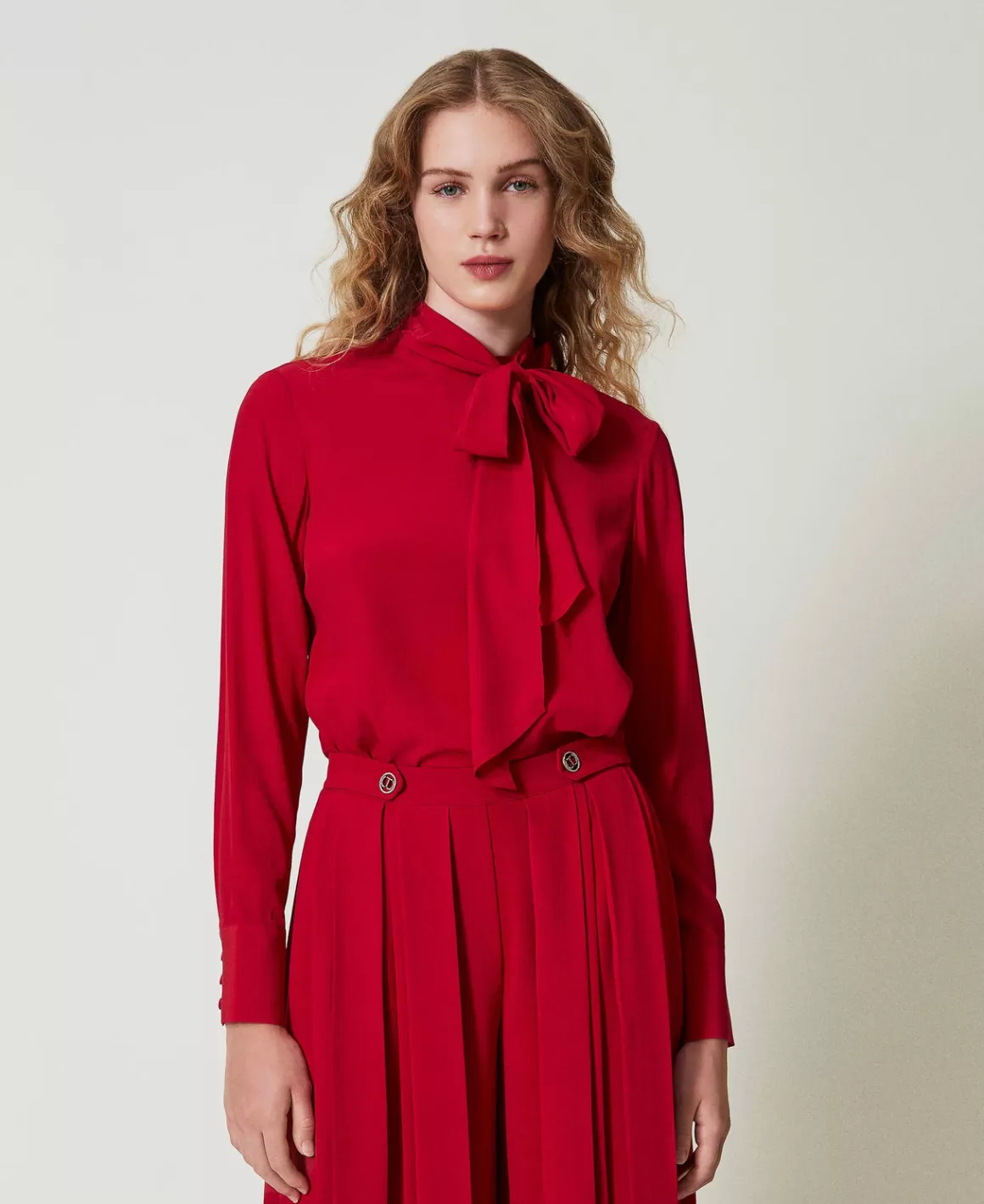 TWINSET Milano Blouses Et Chemises*Blouse En Soie Mélangée Avec Nœud Rouge Vénitien