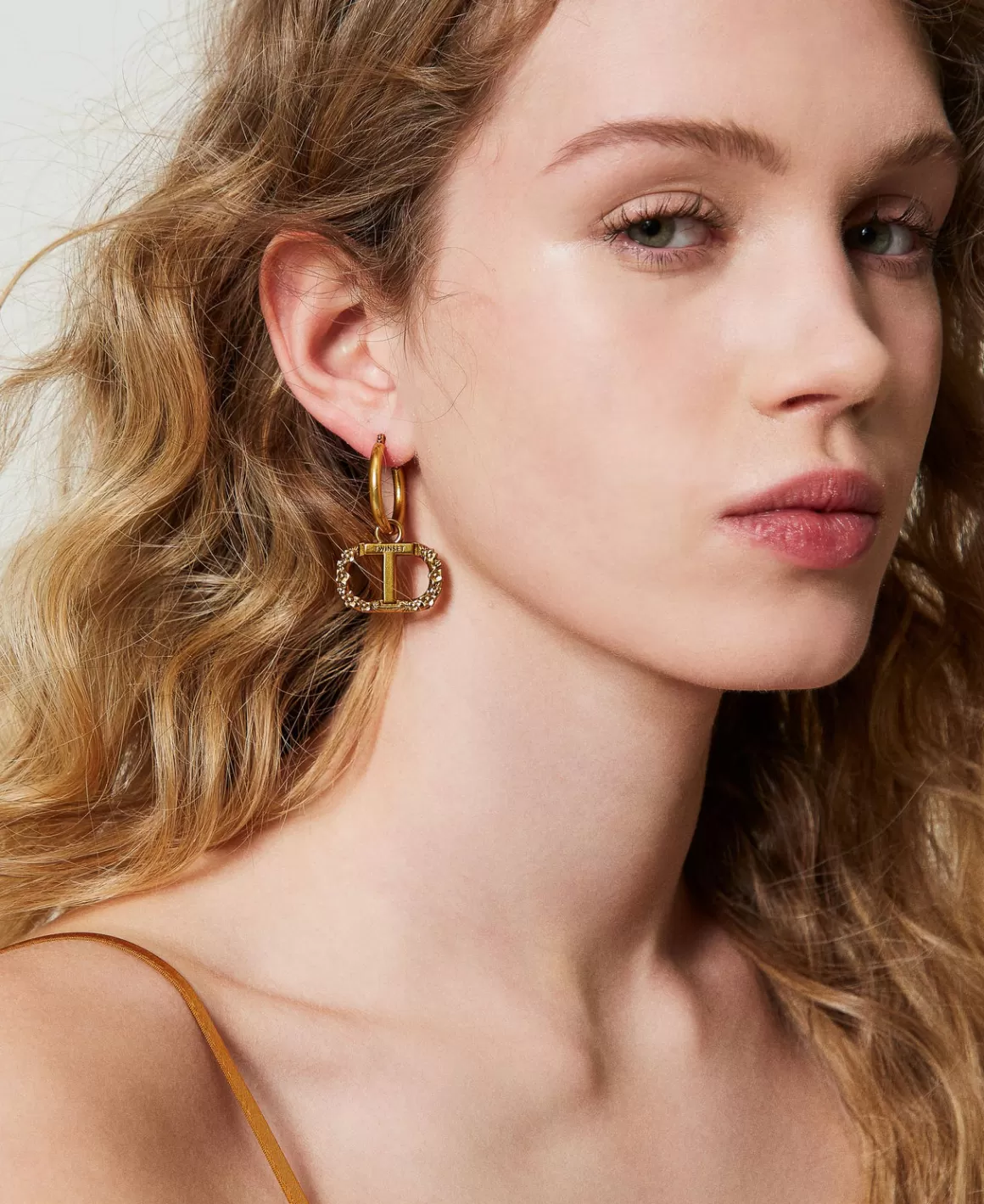TWINSET Milano Bijoux*Boucles D’oreilles En Anneau Avec Oval T Floral Laiton Clair