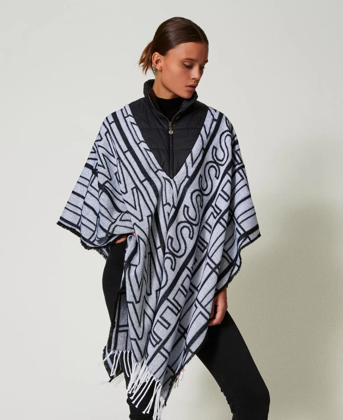 TWINSET Milano Ponchos*Poncho Jacquard Avec Logo Noir