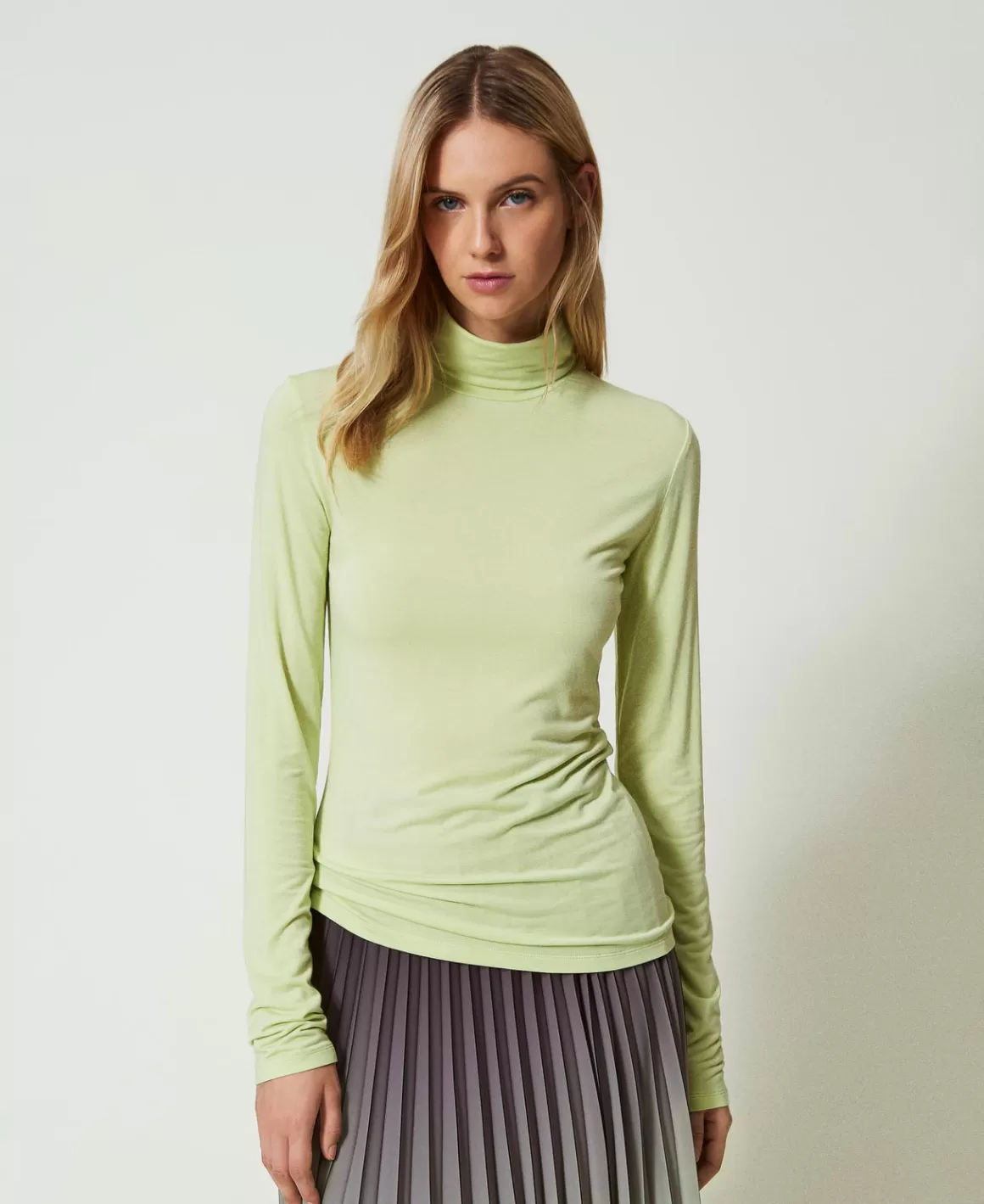 TWINSET Milano T-Shirts Et Tops*T-shirt Col Roulé Avec Broderie Siglée Vert « Soft Lime »